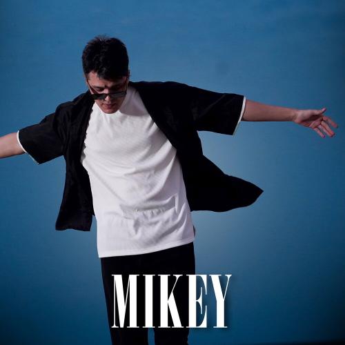 Mikey - Атмосфера